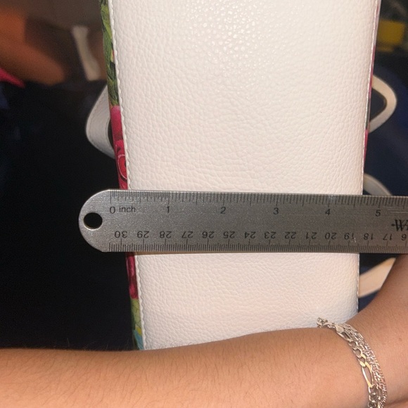 🌹JUICY COUTURE🌹 White Rose tote with crossbody strap - Picture 8 of 10